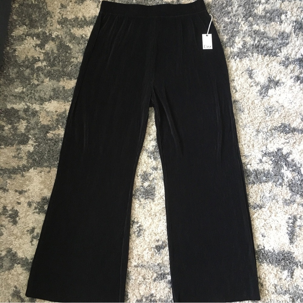 NWT Black Pleated Women's Pants XL - Picture 2 of 6